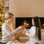 Магія домашнього затишку: Олена Мозгова зачарувала мережу підготовкою до свят разом із донькою