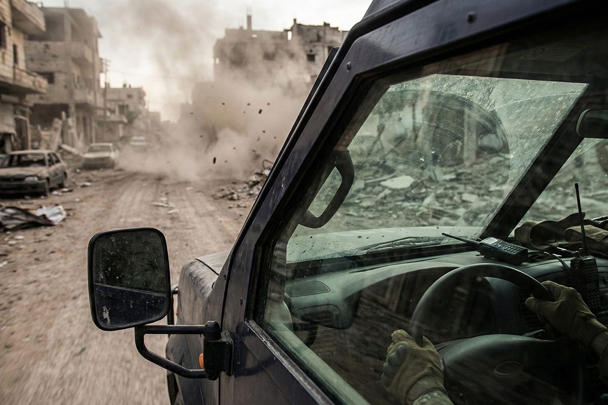 Гонка зі смертю: "Білі Янголи" вивезли дітей з пекла Нікополя під прицілом ворожих дронів