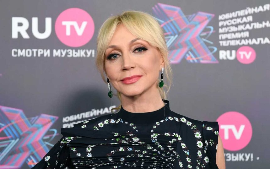 Крістіна Орбакайте показала, як святкує католицьке Різдво з донькою у США