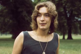 Життя на швидкості: як автомобілі та затори перетворили Кріса Рі на легенду блюз-року