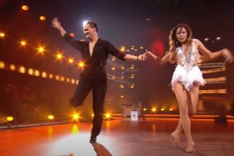 Пристрасті за лаштунками: Наталка Денисенко здивувала публіку обіймами з Юрієм Савранським