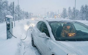 Зимова експлуатація електромобілів: чому запас ходу критично знижується у морози
