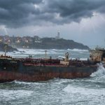 Вогняний привіт для «тіньового флоту»: чому підбитий танкер Kairos опинився біля берегів Болгарії