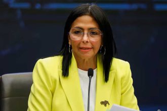 Втеча чи стратегічний маневр? Делсі Родрігес у Росії на тлі захоплення Мадуро