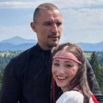 Зірковий десант у Карпатах: Цимбалюка «спіймали» з фіналісткою «Холостяка»