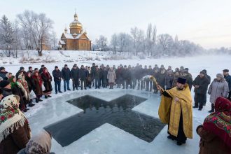Хрещення Господнє 6 січня: як змінилися дати та що потрібно знати вірянам про головні ритуали