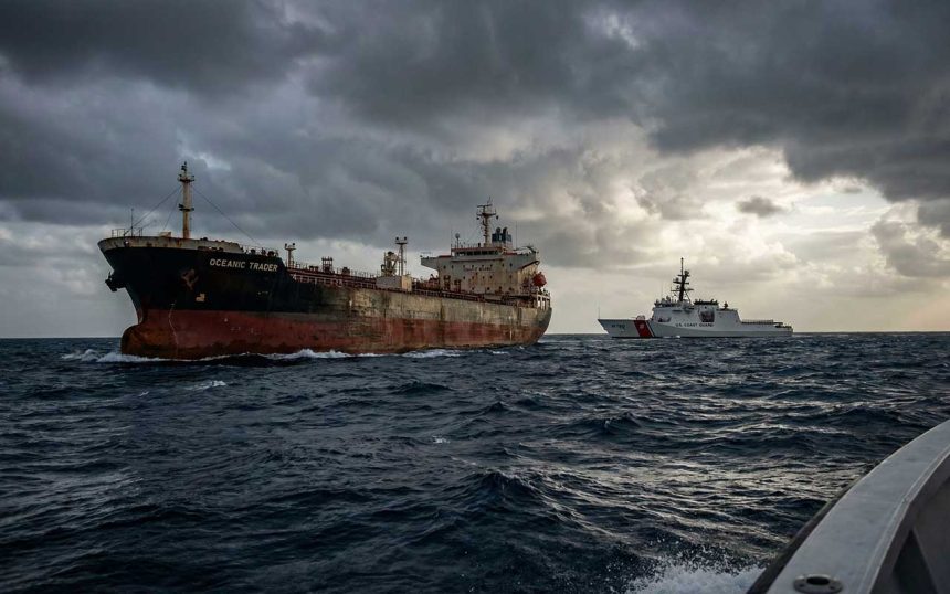 Полювання в Карибському морі: США переслідують російський танкер біля берегів Венесуели