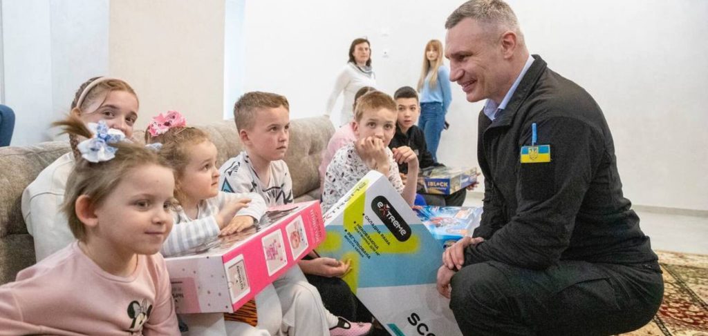 Канікули у Києві до 1 лютого: що відбувається зі школами та енергетикою