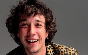 Мікрофон і підручник: чому популярний співак ENLEO пішов працювати до школи