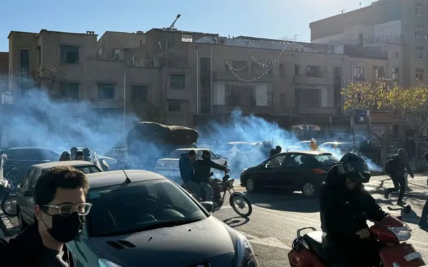 Кінець епохи аятол? Як протести, війна та ультиматум Трампа загнали Тегеран у глухий кут