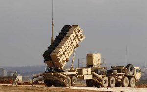 Час "Ч" для Тегерана: США зводять ракетний щит на Близькому Сході, поки режим аятол втрачає контроль над вулицею