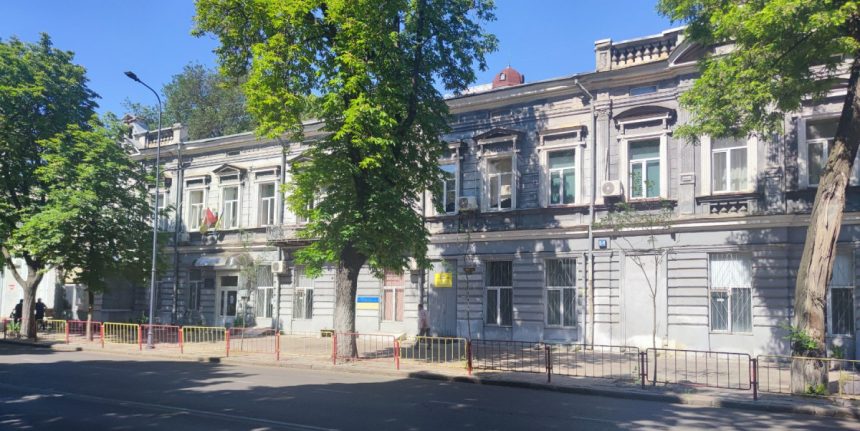 Атака по Одесі: пошкоджено юридичний ліцей — пам’ятку архітектури