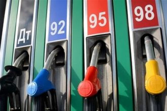 Бензин, дизель і газ у лютому дорожчають: скільки коштуватимуть