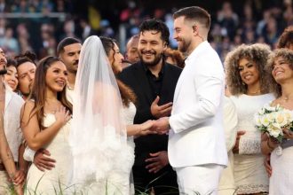 "Вона сказала 'Так' перед усім світом": Як звичайна пара з Instagram стала головними героями шоу Bad Bunny на Супербоулі LX