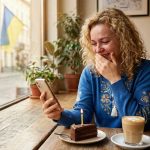 Мистецтво слова: Як змінилася культура привітань з днем народження жінці у 2026 році