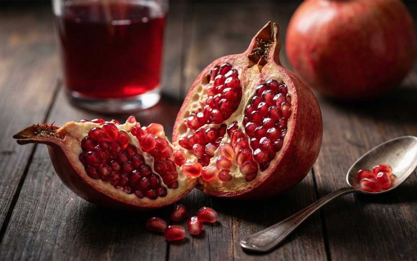 Їсти чи випльовувати? Вся правда про гранатові кісточки та їхній реальний вплив на організм