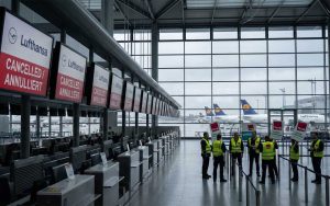 Небо на замку: як страйк Lufthansa паралізував авіасполучення в Європі