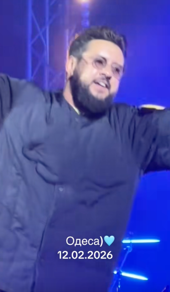 MONATIK після концерту в Одесі: нова зачіска, стиль і хвиля чуток про «нове обличчя»