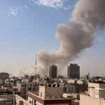 США та Ізраїль вдарили по Ірану 28 лютого: відповідь, загроза Ормузькій протоці та що буде з нафтою й рейсами