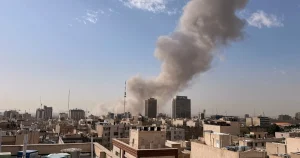 США та Ізраїль вдарили по Ірану 28 лютого: відповідь, загроза Ормузькій протоці та що буде з нафтою й рейсами