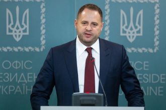 Таємні зустрічі Єрмака після звільнення: Умєров, Камишін, розслідування Української правди
