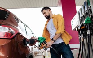 Дизель впритул до 90 гривень: як популярні АЗС змінили ціни за вихідні та що чекає на ринок пального