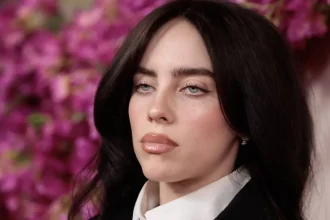 Біллі Айліш готує першу головну роль у кіно в екранізації «Під скляним ковпаком»