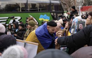 Масштабний обмін полоненими: 200 українських захисників нарешті повернулися додому