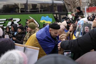 Масштабний обмін полоненими: 200 українських захисників нарешті повернулися додому