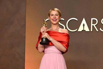 Історичний тріумф на "Оскар-2026": Джессі Баклі здобула статуетку за найкращу жіночу роль у драмі "Гамнет"