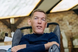 Повернувся Назарій Гусаков, якого підозрюють у привласненні пожертв на лікування СМА — що про нього відомо