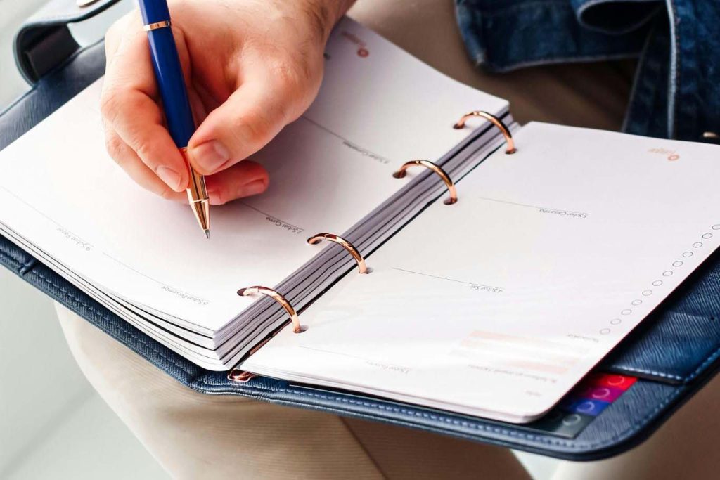 Що подарувати на 8 березня 2026 в Україні: ідеї подарунків