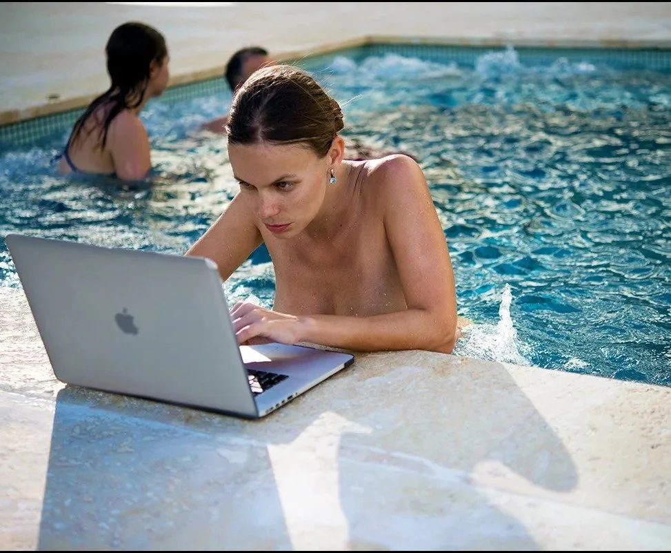 Скандал із почесною консулкою України в Домінікані Вікторія Якимова: що відомо