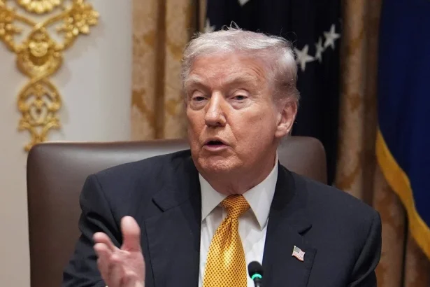 Трамп заявив, що може «завоювати Кубу», поки ведуть переговори