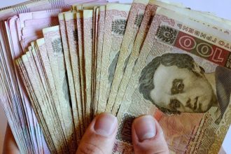 Виплати «єЯсла» в Україні: умови, документи й інструкція на 8 000 грн щомісяця
