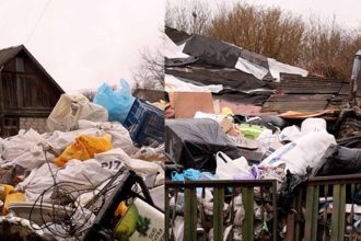 Екологічна бомба в житлових кварталах: як приватні подвір'я Житомира перетворюються на небезпечні сміттєзвалища