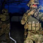 Збройний напад на ТЦК на Рівненщині: двоє поранених та розшук стрілка