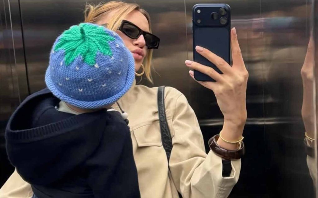 Стильний дует: розбір образів зіркової мами та малюка