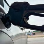 Цінові гойдалки на АЗС: чому пальне дешевшає та чи загрожує водіям дизель по 100 гривень