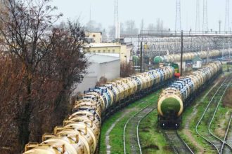 Вогняна ніч у Туапсе: Масований удар безпілотників паралізував роботу ключового російського НПЗ на Чорному морі