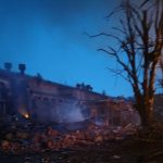 Росія атакувала кіностудію Довженка в Києві 15 червня: пожежа знищила історичну костюмну колекцію, пошкоджені корпуси, рятувальники ліквідовують наслідки удару.