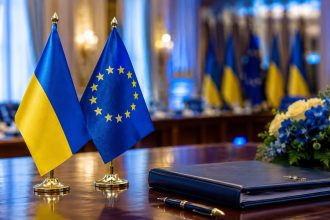 ЄС погодився розпочати переговори про членство з Україною 15 червня в Люксембурзі. Що означає перший кластер, які реформи потрібні Києву і чому процес може тривати роками.