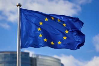 Лідери ЄС погодили продовження секторальних санкцій проти Росії одразу на 12 місяців замість пів року. Що змінює рішення саміту в Брюсселі та які обмеження діятимуть далі.