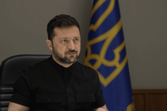 Зеленський затвердив 40-денну операцію СБУ для впливу на Росію. Президент заслухав Євгенія Хмару, оцінив роботу ЦСО «Альфа», дронів і план далекобійних санкцій.