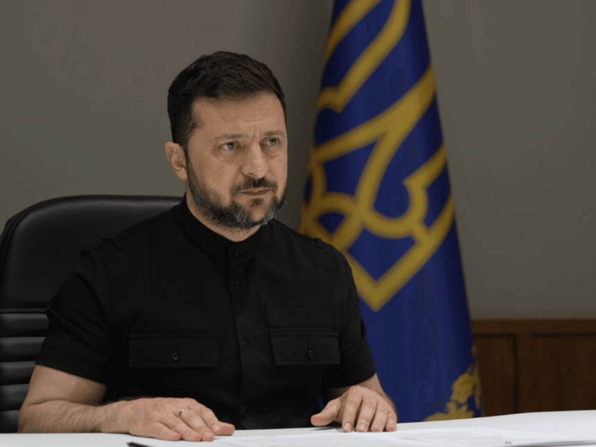 Зеленський затвердив 40-денну операцію СБУ для впливу на Росію. Президент заслухав Євгенія Хмару, оцінив роботу ЦСО «Альфа», дронів і план далекобійних санкцій.