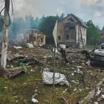 Після удару РФ по полігону на Київщині загинули 10 людей, близько 100 дістали поранення. Прокуратура відкрила справи про воєнний злочин і можливу службову недбалість посадовців.