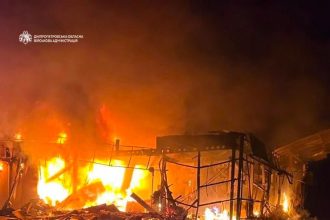 Атака на Дніпропетровщину 1 липня: російські війська вдарили по п’яти АЗС. Загинула 43-річна жінка, поранені троє людей, серед них вагітна. Пошкоджені авто й обладнання.