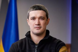 Михайло Федоров після звільнення з Міноборони відмовився від запропонованих посад і готовий розглядати лише повернення в міністерство. Що відомо про переговори із Зеленським і конфлікт. Усі деталі..