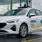 Uklon тестує дистанційне керування авто в Борисполі. Як працює Remote Drive, хто керує машиною, як захищений зв’язок і що відомо про розвиток автономного транспорту в Україні у 2026 році.