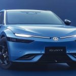 Volkswagen ID.Unyx 09 отримав до 503 к.с., повний привід і кузов завдовжки 5,08 метра. Розповідаємо про характеристики, оснащення та строки виходу електроседана, створеного разом із Xpeng.